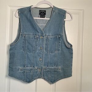 Vintage-Inspired Light Blue Denim Vest